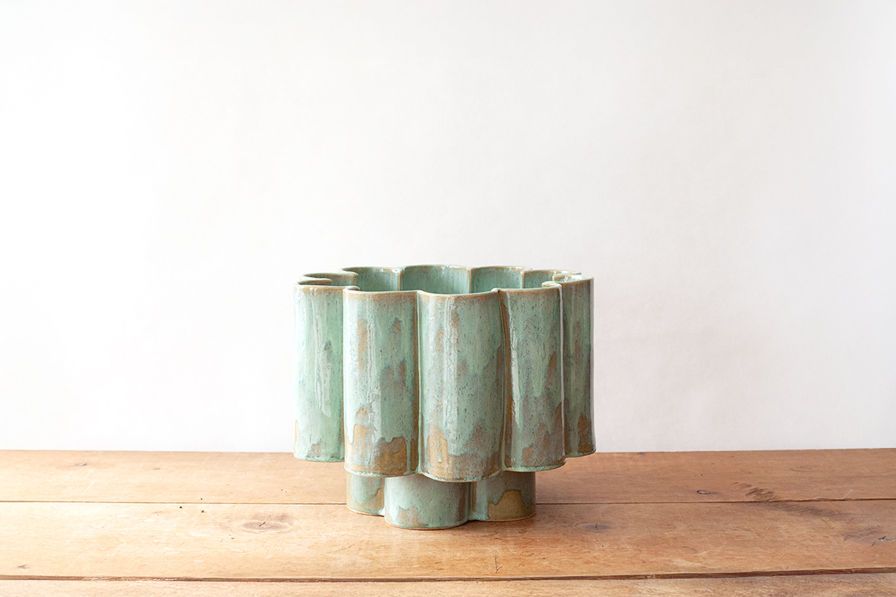Large Scallop Planter - Fern