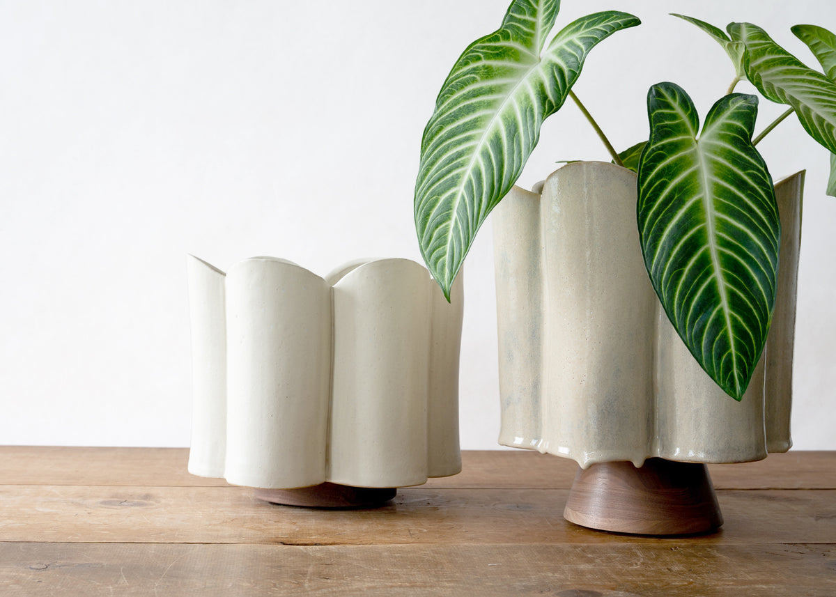 Tall Scallop Vase - Gloss Tan