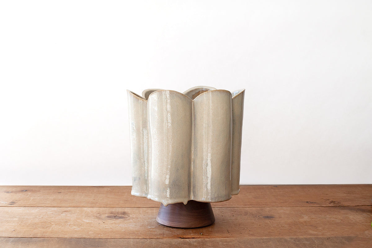 Tall Scallop Vase - Gloss Tan
