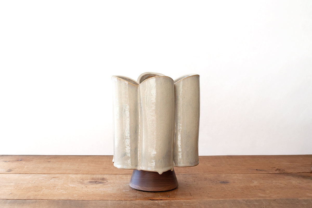 Tall Scallop Vase - Gloss Tan