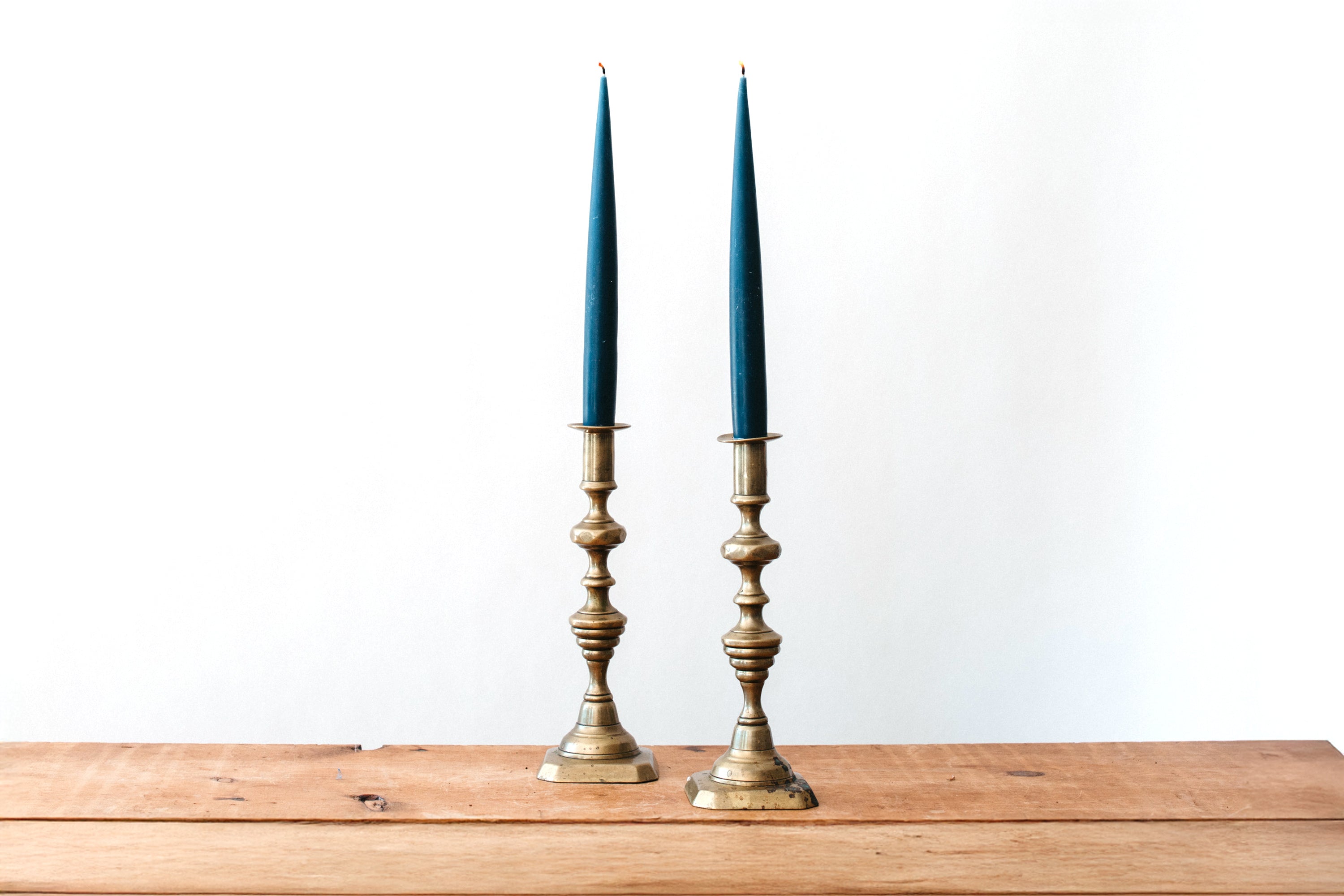 Set of 2 Brass Candleholders with Square Base