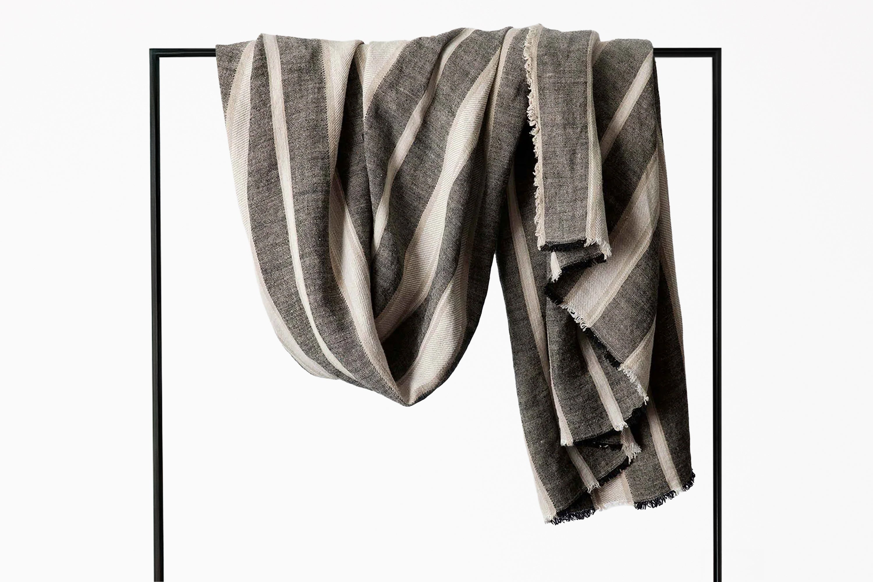 Mira Linen Throw - Enzo