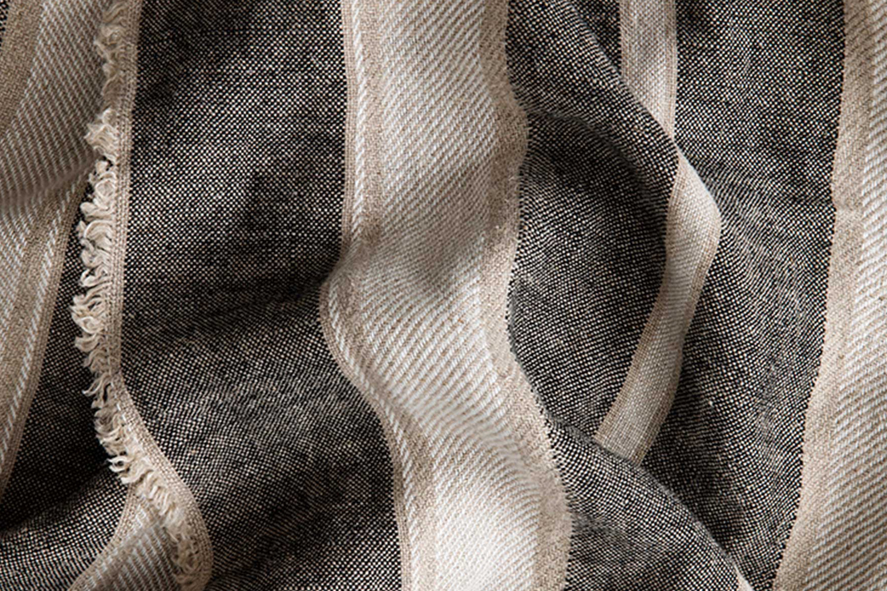 Mira Linen Throw - Enzo