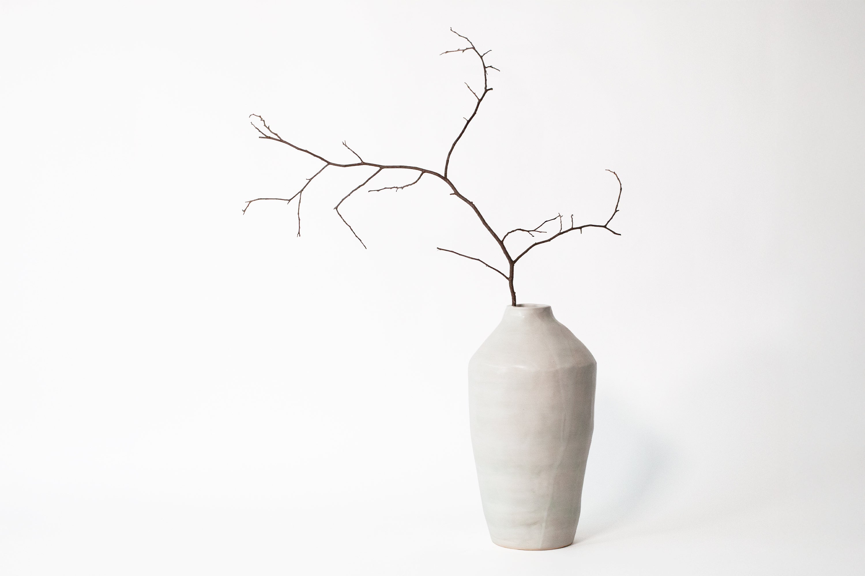 Maya Blue - Payton Vase - White